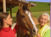 Mit Linda und Pferd satt